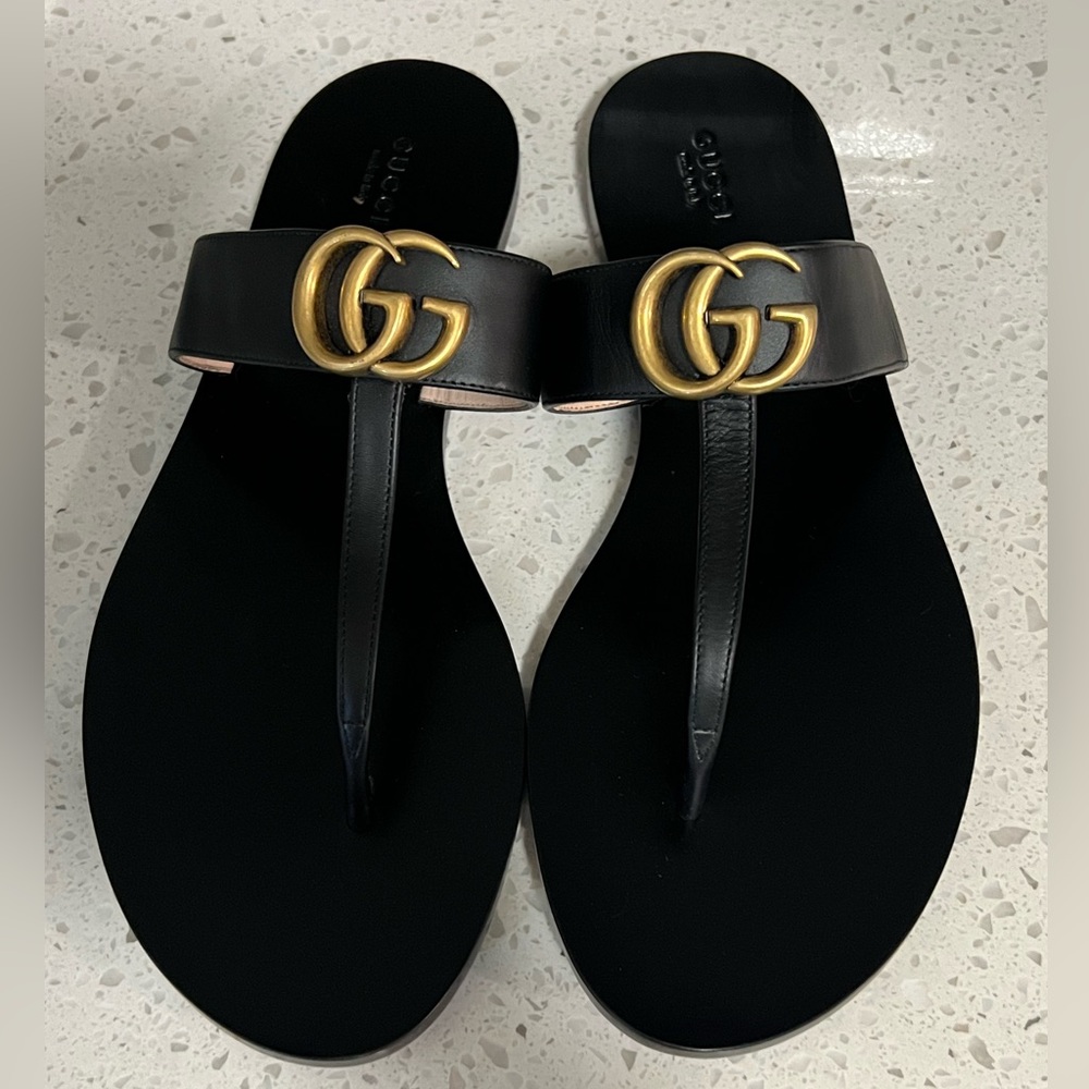 Gucci Women’s Size 42 Gold and black Sandals